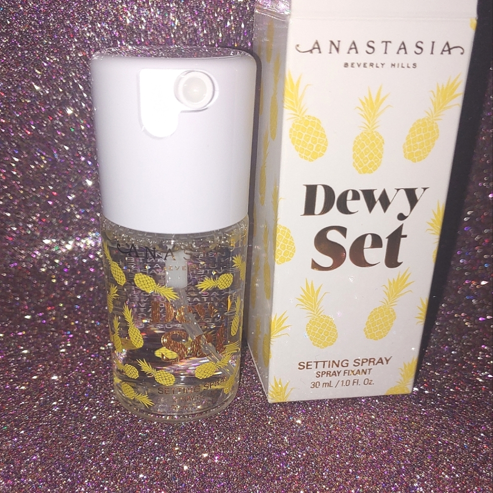Pineapple Scented Dewy Finish Makeup Setting Spray Anastasia Beverly Hills ABH
